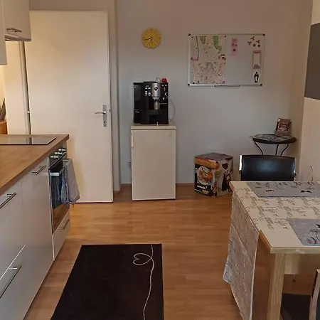 Апартаменти Retrowohnung Im Herzen Von