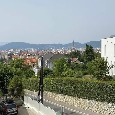 Апартаменти Retrowohnung Im Herzen Von