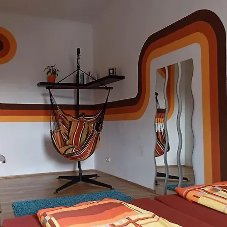 Апартаменти Retrowohnung Im Herzen Von Грац